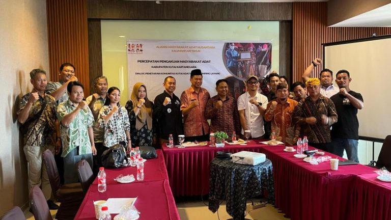 DPMD Kukar hadiri FGD AMAN Kaltim dan perwakilan masyarakat adat desa Kedang Ipil di Hotel Grand Fatma. (Jen/Kaltimtoday.co)