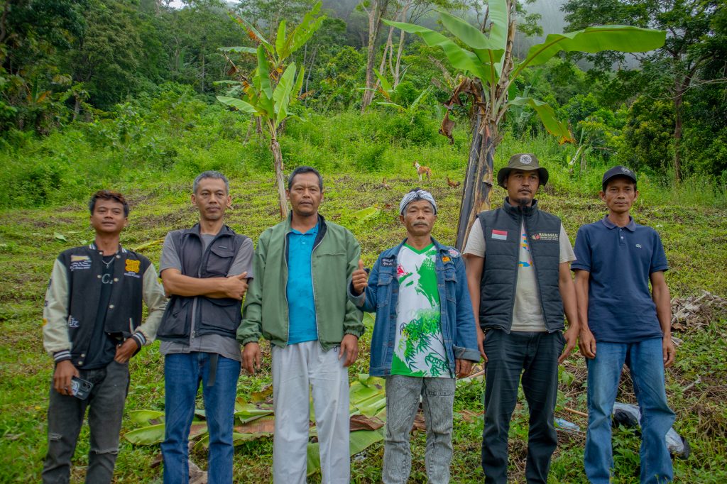 Masyarakat Kampung Bunisari, Cipageureun, dan Pendamping sebagai Penggerak Perlindungan Wilayah